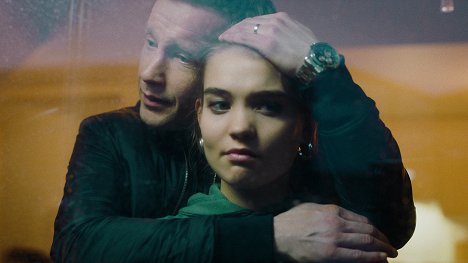 Tuomas Tulikorpi, Saimi Kahri - Pala sydämestä - Hyppy - Filmfotók