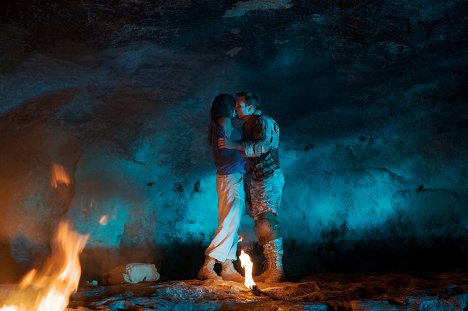 Oksana Korostyshevskaya, Christian Slater - A szerencse katonái - Filmfotók