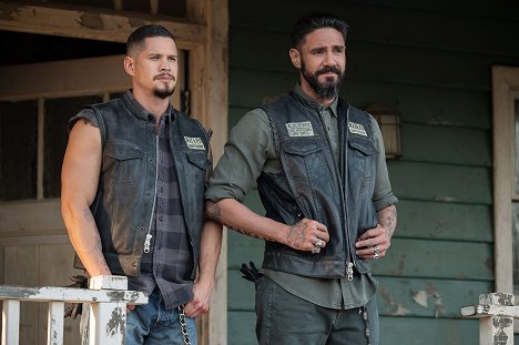 JD Pardo, Clayton Cardenas - Mayans M.C. - Am Scheideweg - Filmfotos