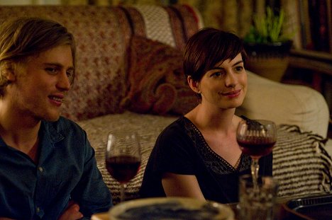 Johnny Flynn, Anne Hathaway - Song One - Van film