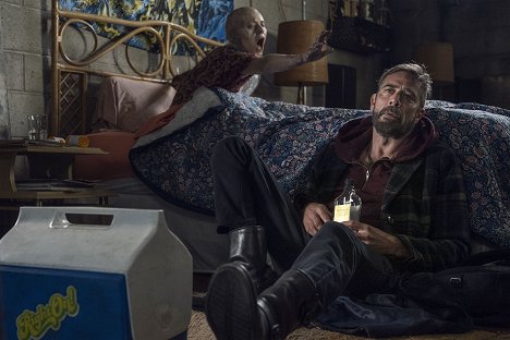 Hilarie Burton, Jeffrey Dean Morgan - The Walking Dead - Here's Negan - Filmfotók