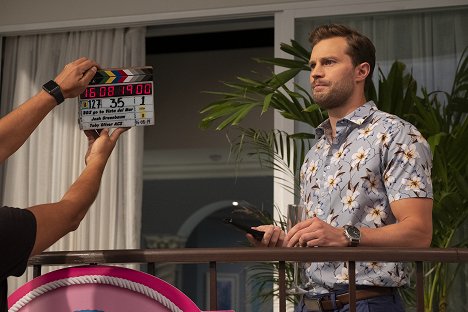 Jamie Dornan - As Férias Loucas de Barb e Star - De filmagens