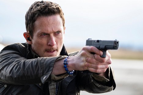 Jonathan Tucker