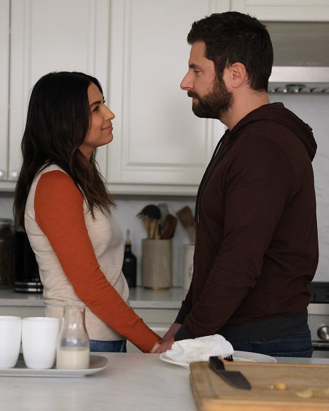 Floriana Lima, James Roday Rodriguez - A Million Little Things - Junior - De la película