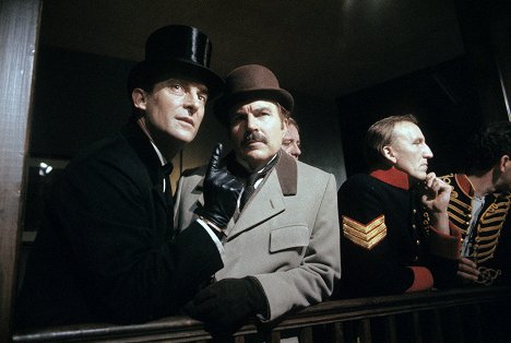 Jeremy Brett, David Burke - The Adventures of Sherlock Holmes - The Crooked Man - Filmfotos