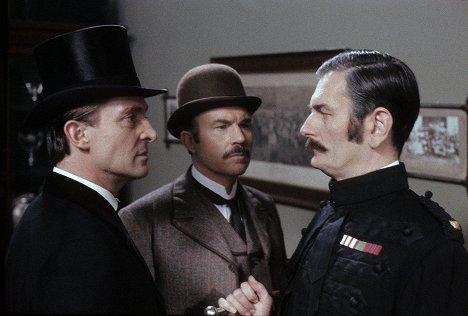 Jeremy Brett, David Burke, Paul Chapman - The Adventures of Sherlock Holmes - The Crooked Man - Photos