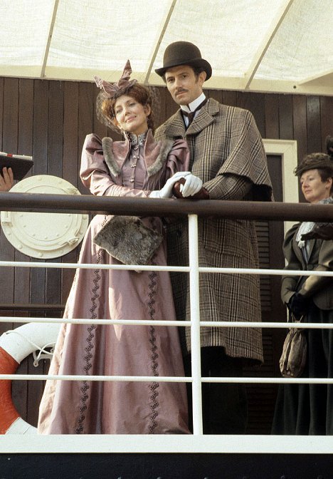 Gayle Hunnicutt, Michael Carter - The Adventures of Sherlock Holmes - A Scandal in Bohemia - Filmfotos