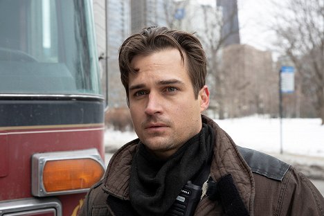 Jon-Michael Ecker - Chicago Fire - Escape Route - De la película