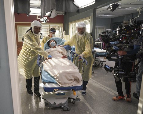 James Pickens Jr., Phylicia Rashad, Jesse Williams - Grey's Anatomy - Sign O' the Times - Making of