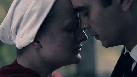 Elisabeth Moss, Max Minghella - The Handmaid's Tale : La servante écarlate - Le Passage - Film