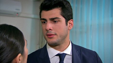 Barış Arda Hacıoğlu - Hıçkırık - De la película