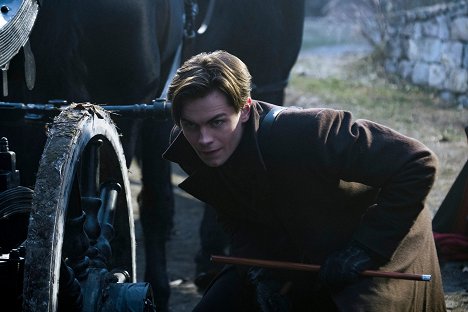 Freddy Carter - Shadow and Bone - Season 1 - Photos