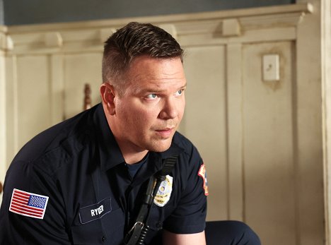 Jim Parrack - 9-1-1: Lone Star - Saving Grace - Van film