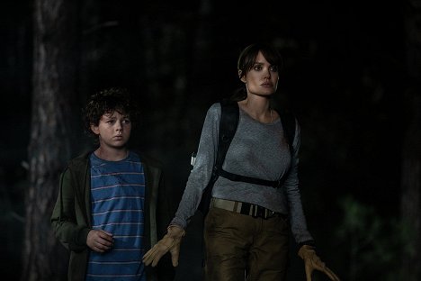 Finn Little, Angelina Jolie - Those Who Wish Me Dead - Photos