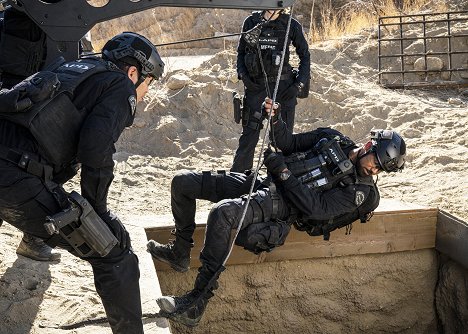 Shemar Moore - S.W.A.T. - Buried - Photos