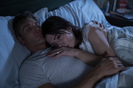 Mike Vogel, Sarah Shahi - Sex/Life - Down in the Tube Station at Midnight - Photos