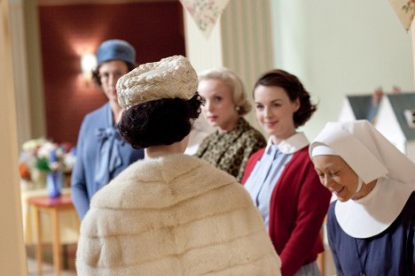 Helen George, Jessica Raine, Jenny Agutter - Call the Midwife - Episode 1 - De la película