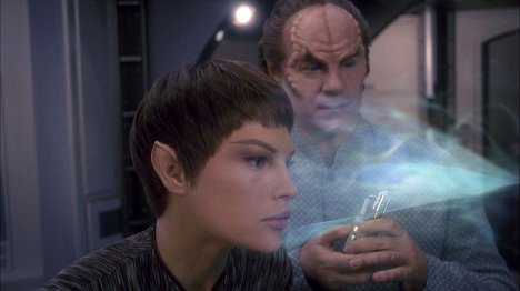 Jolene Blalock, John Billingsley - Star Trek - Enterprise - Übergang - Filmfotos