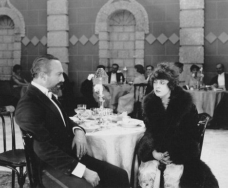 Mabel Normand - Dodging a Million - Z filmu