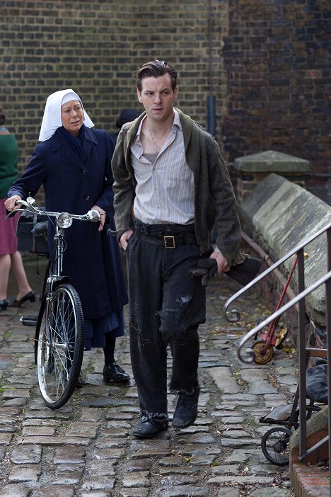 Jenny Agutter, Gethin Anthony - Call the Midwife - Episode 7 - Photos