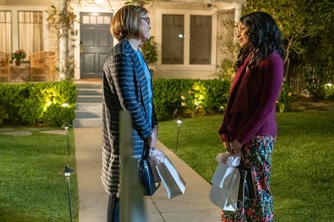 Mandy Moore, Susan Kelechi Watson - This Is Us - Jerry 2.0 - Photos