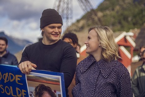 David Stakston, Emma Bones - Ragnarök - Season 2 - Filmfotos