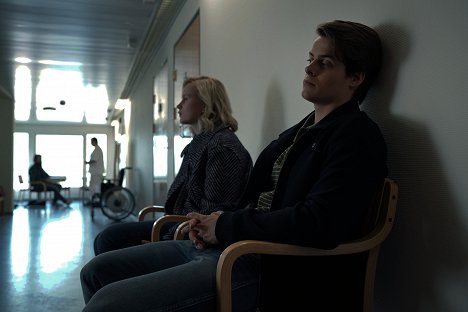 Emma Bones, Herman Tømmeraas - Ragnarök - Season 2 - Filmfotos