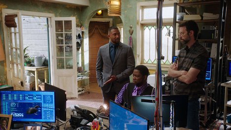 Charles Michael Davis, Daryl Mitchell, Rob Kerkovich - NCIS: New Orleans - Runs in the Family - Van film