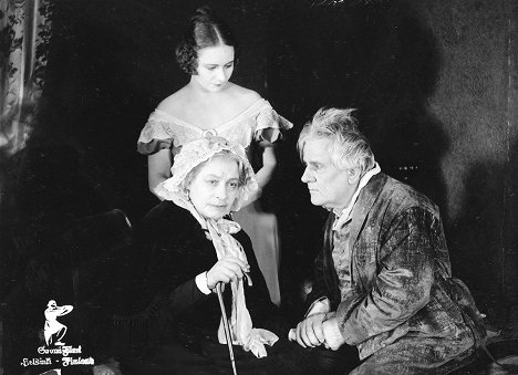 Arna Högdahl, Ida Brander, Adolf Lindfors - Rautakylän vanha parooni - Filmfotos