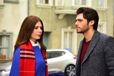 Yeliz Kuvancı, Can Yaman - Hangimiz Sevmedik - Episode 23 - Photos