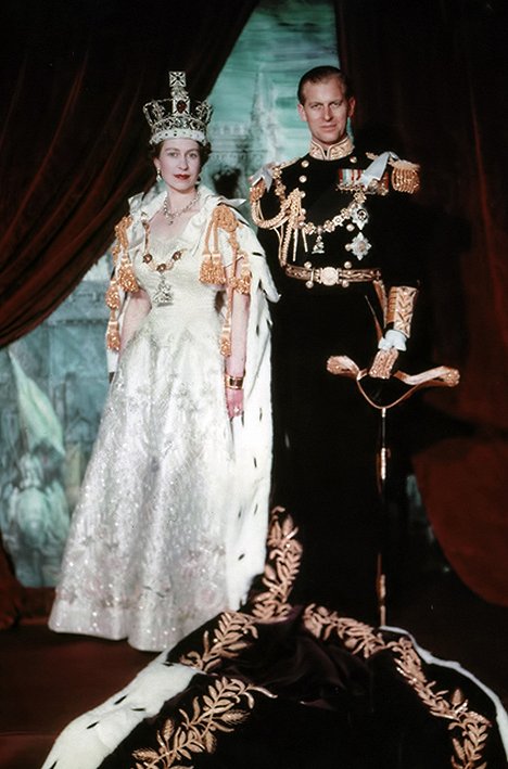 kuningatar Elisabet II, prinssi Philip, Edinburghin herttua - Prinzgemahle - Im Schatten der Krone - Kuvat elokuvasta