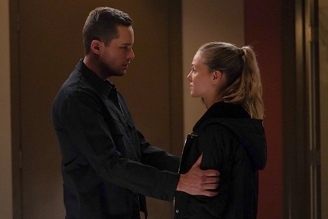 Jesse Lee Soffer, Tracy Spiridakos - Chicago P.D. - The Other Side - Photos