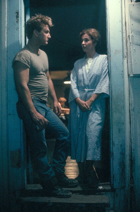 Sean Penn, Millie Perkins - Hombres frente a frente - De la película