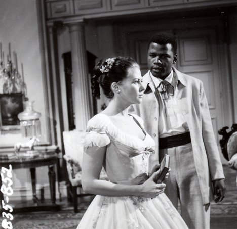 Yvonne De Carlo, Sidney Poitier - Band of Angels - Photos