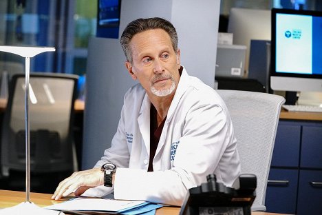 Steven Weber - Chicago Med - What a Tangled Web We Weave - Photos