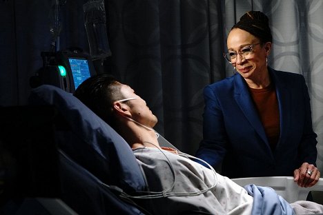 S. Epatha Merkerson - Chicago Med - I Will Come to Save You - Film