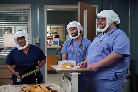 Chandra Wilson, Jake Borelli - Grey's Anatomy - Die jungen Ärzte - Jeder auf seine Weise - Filmfotos