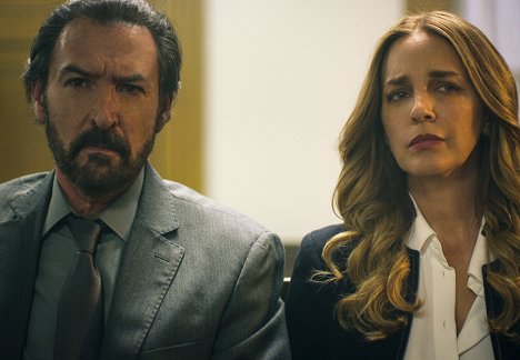 Ginés García Millán, Claudia Ramírez - Kdo zabil Saru? - Vyvrhel v rodině - Z filmu
