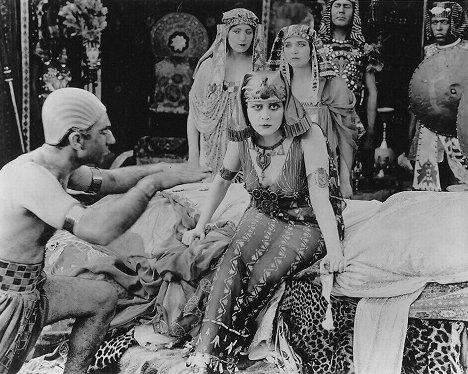 Theda Bara - Cleopatra - Z filmu