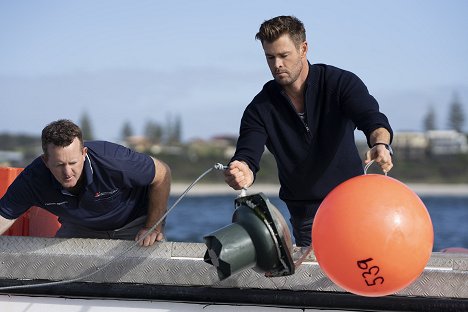 Chris Hemsworth - Shark Beach with Chris Hemsworth - Z filmu