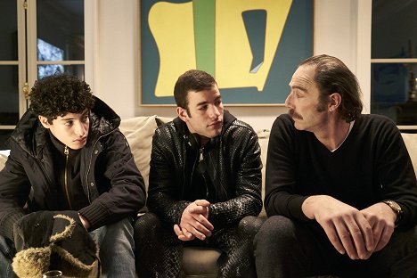 Abdel Bendaher, Rabah Naït Oufella, Philippe Rebbot - Ibrahim - Do filme