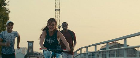 Lyna Khoudri, Alséni Bathily - Gagarine - Film