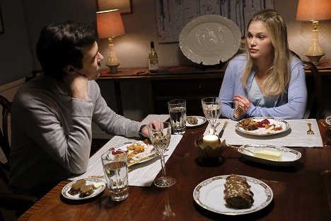 Blake Lee, Olivia Holt - Cruel Summer - A Secret of My Own - Do filme