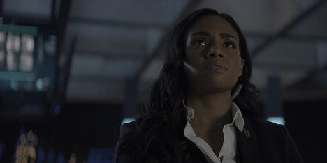 Meagan Tandy - Batwoman - Rule #1 - Photos