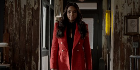 Meagan Tandy - Batwoman - Kane, Kate - Photos