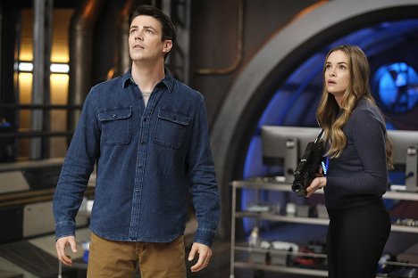 Grant Gustin, Danielle Panabaker - The Flash - Famille décomposée - Film