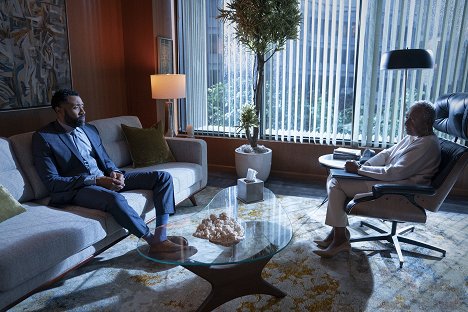 Cress Williams, Bethann Hardison - Black Lightning - The Book of Reconstruction: Chapter Two: Unacceptable Losses - Photos
