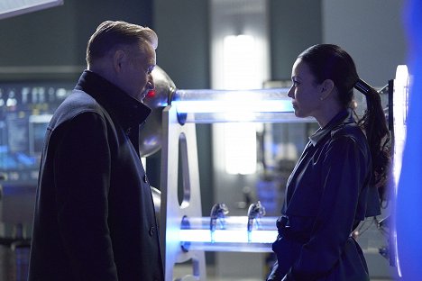 James Remar - Black Lightning - Księga odbudowy, rozdział czwarty: Światło w ciemności - Z filmu