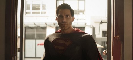 Tyler Hoechlin - Superman and Lois - Loyale Subjekte - Filmfotos