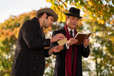 Daniel Maslany, Yannick Bisson - Murdoch Mysteries - The Dominion of New South Mimico - Van film